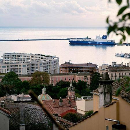 Casa "Kapri" Da Eva - Salerno Centro Con Self Check-In Apartment Exterior photo