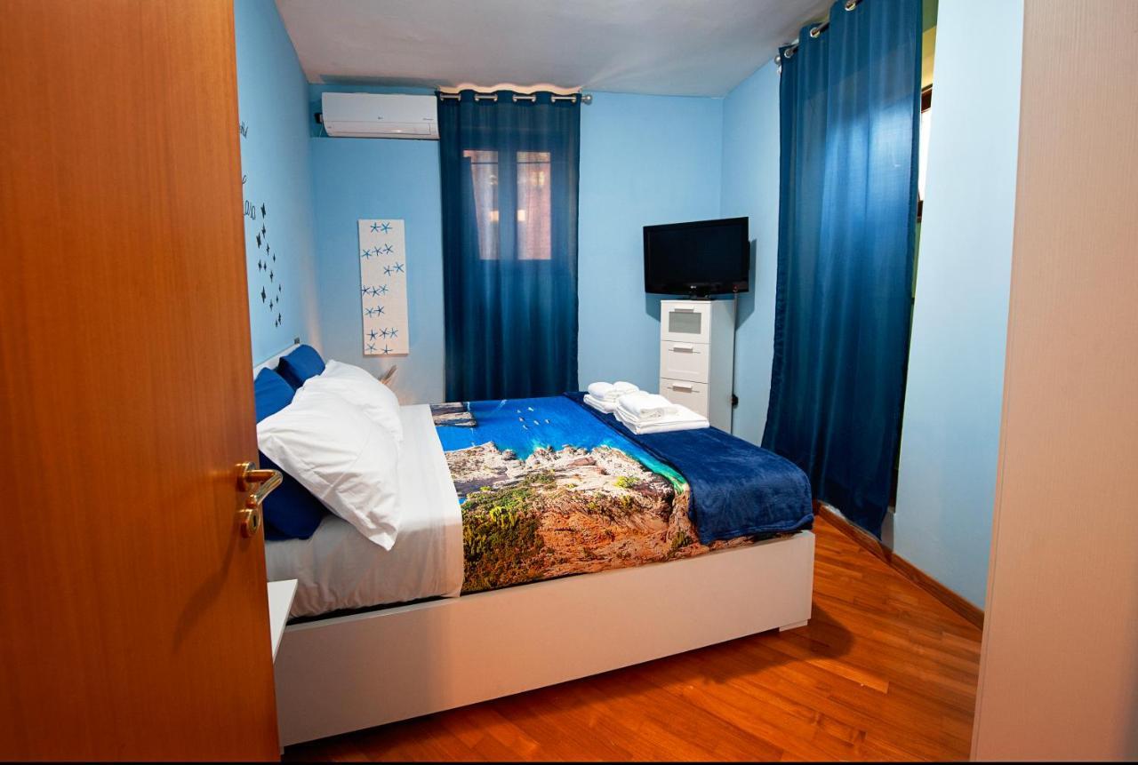 Casa "Kapri" Da Eva - Salerno Centro Con Self Check-In Apartment Exterior photo