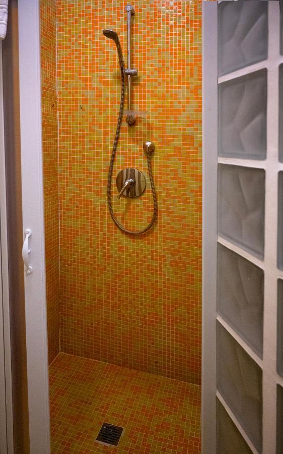 Casa "Kapri" Da Eva - Salerno Centro Con Self Check-In Apartment Exterior photo